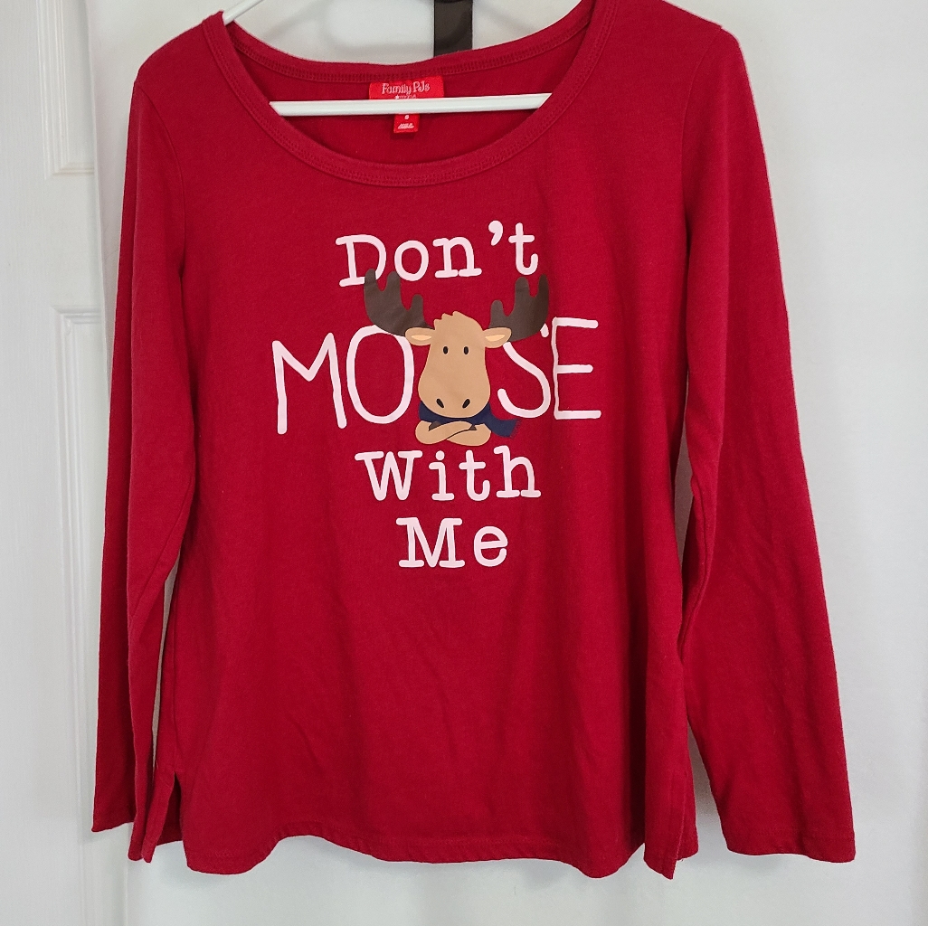 (1124) Macy's Family Pj's Woman's Pajama Top, Size: Small Color: Red